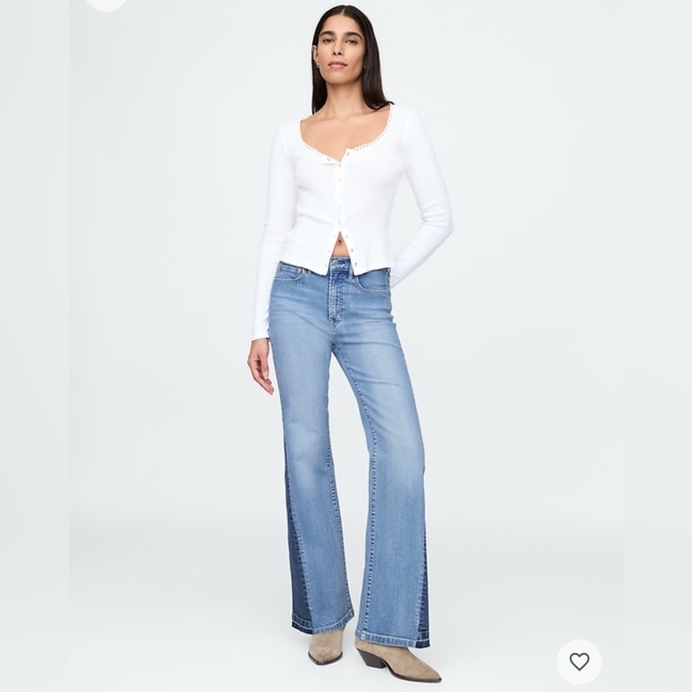 🌼 GAP High Rise Patched '70s Flare Jeans worn twice women’s size 8P 👖